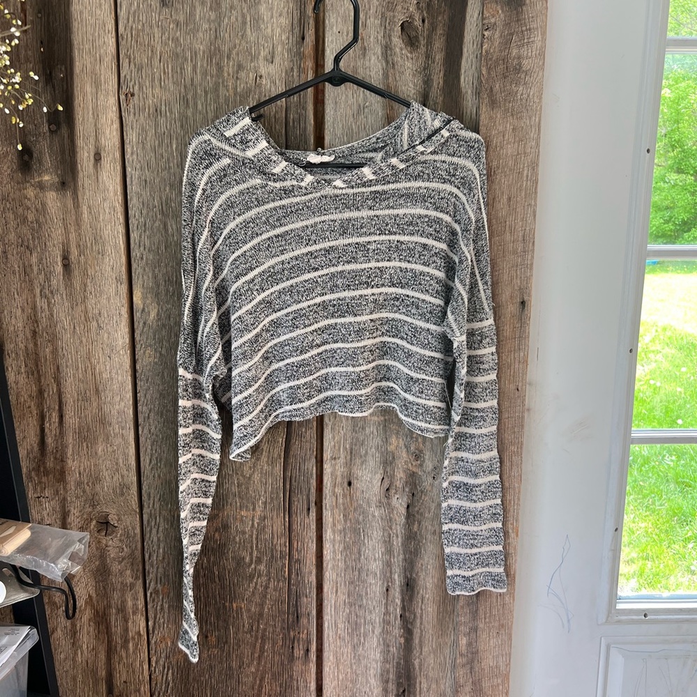 L.A HEARTS Striped Gray and White Cropped Hoodie